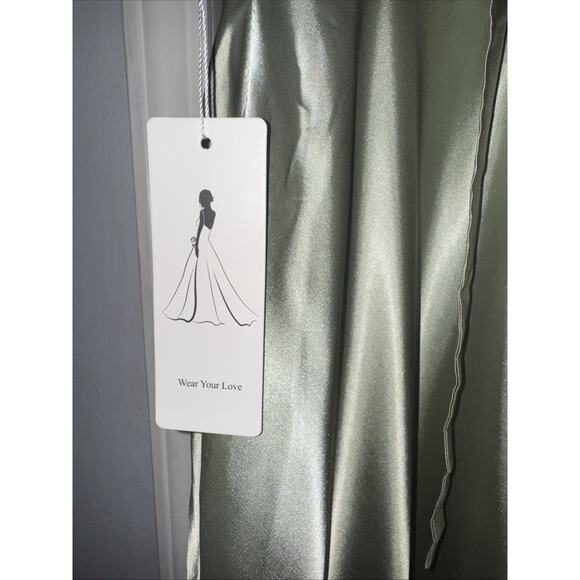 NWT Bridesmaid Evening Gown Prom Dress Green Size 6 Adjustable Back Exquisite! - Picture 5 of 5